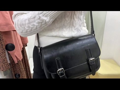❤️ Masturbasyon piblik nan jenn femèl FeralBerry ak yon gode nan sal la Fitting ️ Jis pònografi nan ht.stroybassein.ru ❤